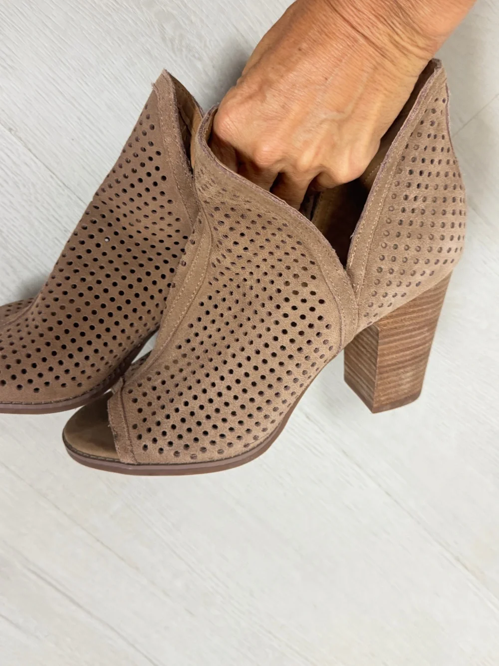 Lucky Brand Ankle Boots.
Never Worn. No Box.
Size 8.5. - Picture 1 of 4
